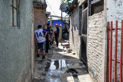 Diez personas fueron detenidas esta tarde en allanamientos realizados en el asentamiento Puerta 8, en el partido de Tres de Febrero, en el marco de la investigación por la venta de una partida de cocaína en mal estado que provocó al menos 7 muertes.
