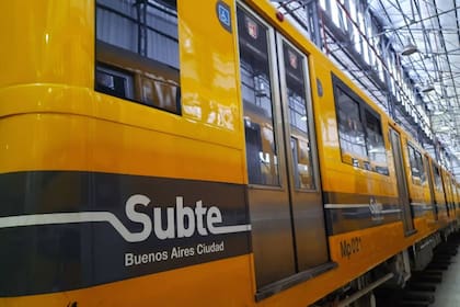 Diez vagones que circularon en el subte de Buenos Aires se rematan este jueves por la plataforma de subastas Narvaezbid