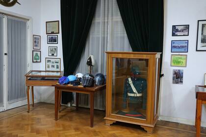 Diferentes tipos de uniformes de la PFA