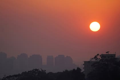 Dificultades visuales por los incendios forestales en Sidney, el 11 del actual