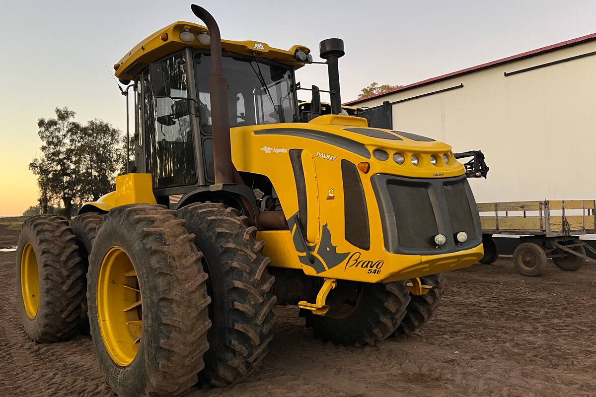 Dijeron que entre los lotes destacados se encuentran tractores, sembradoras, niveladoras, desmalezadoras, camionetas, autos y utilitarios, todos en muy buen estado de conservación