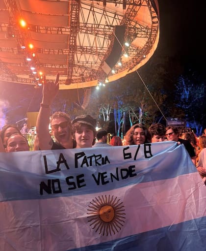 Dillom llevó el reclamo al escenario durante una presentación en Nueva York