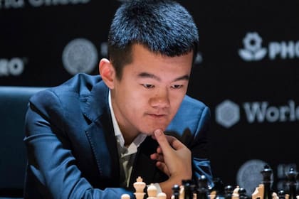 Ding Liren complicó a Magnus Carlsen sobre el tablero