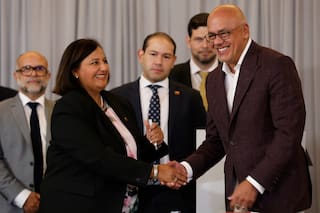 Oficialismo y exlegisladores opositores en Venezuela acuerdan desbloqueo de sitios web