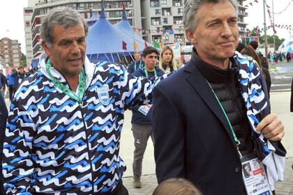 Diógenes de Urquiza junto a Mauricio Macri en la villa olímpica en los pasados juegos de la jueventud.