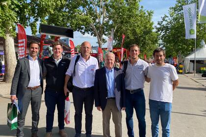 Diplomáticos y empresarios que viajaron a la muestra Bata Agro