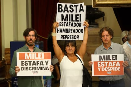 Diputados de Izquierda presentes en la previa de apertura de sesiones en el Congreso Nacional