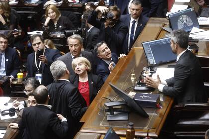 Diputados: el oficialismo aprobó con amplia mayoría la reforma de la carta orgánica del Banco Central, una iniciativa clave para Milei.