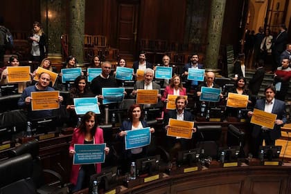 Diputados oficialistas hoy en la legislatura porteña