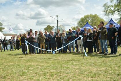Directivos de Angus, de Expoagro, de LA NACION, de la Sociedad Rural Argentina, de Carbap y, funcionarios nacionales, bonaerenses y locales, en la inauguración de la muestra