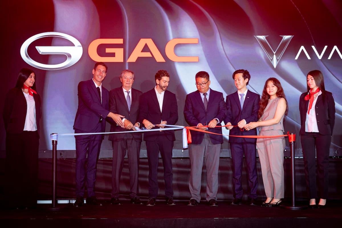 Directivos de GAC realizaron el corte de cinta inaugural.