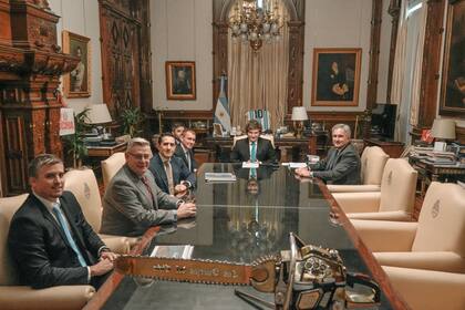 Directivos de Vicuña fueron recibidos por el presidente Javier Milei en Casa
Rosada