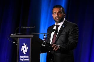 Director del Fbi demanda a revista por artículo sobre consumo excesivo de alcohol