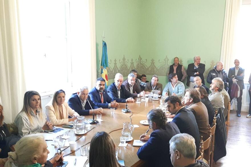 Los representantes del campo con el bloque de libertarios "dialoguistas" hoy al mediodía.