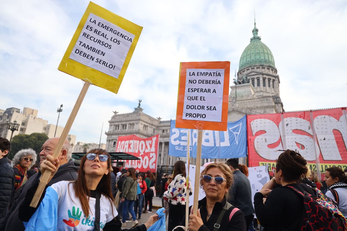 Discapacitados, gremios y personal del Garrahan se sumaron este miércoles a la movilización de los jubilados