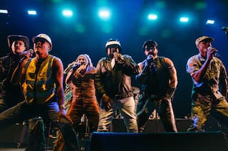 El Luna, rendido ante la foto fija de Village People y la maquinaria funk de Kool & The Gang