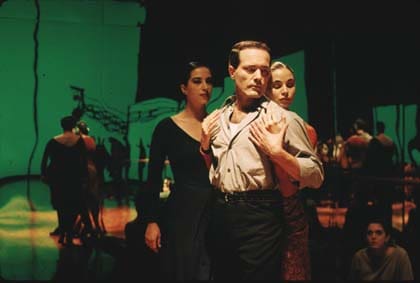 Tango, la película de Carlos Saura que fue la segunda candidata al premio Oscar de Argentina Sono Film; la primera, Dios se lo pague, ocurrió cuando ni siquiera existía la categoría película extranjera