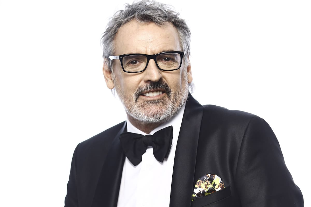 Diseñador, creador de su marca, Benito, mentor de la Feria Puro Diseño, se dedica tanto a la alta costura como a la confección de prendas que incluyen zapatillas, sábanas, toallas y acolchados