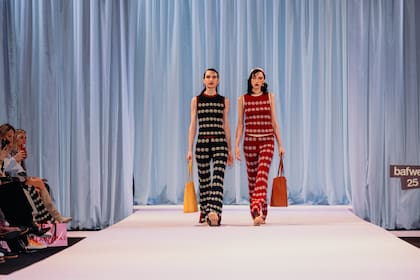 Diseño de Eva Nowodworski presentado en BAFWEEK.