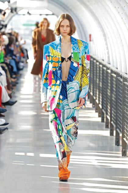 Diseño de Stella McCartney durante el Paris Fashion Week en marzo último