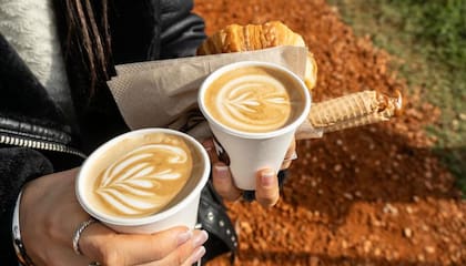Disfrutá de una variada oferta de cafés y pastelería artesanal