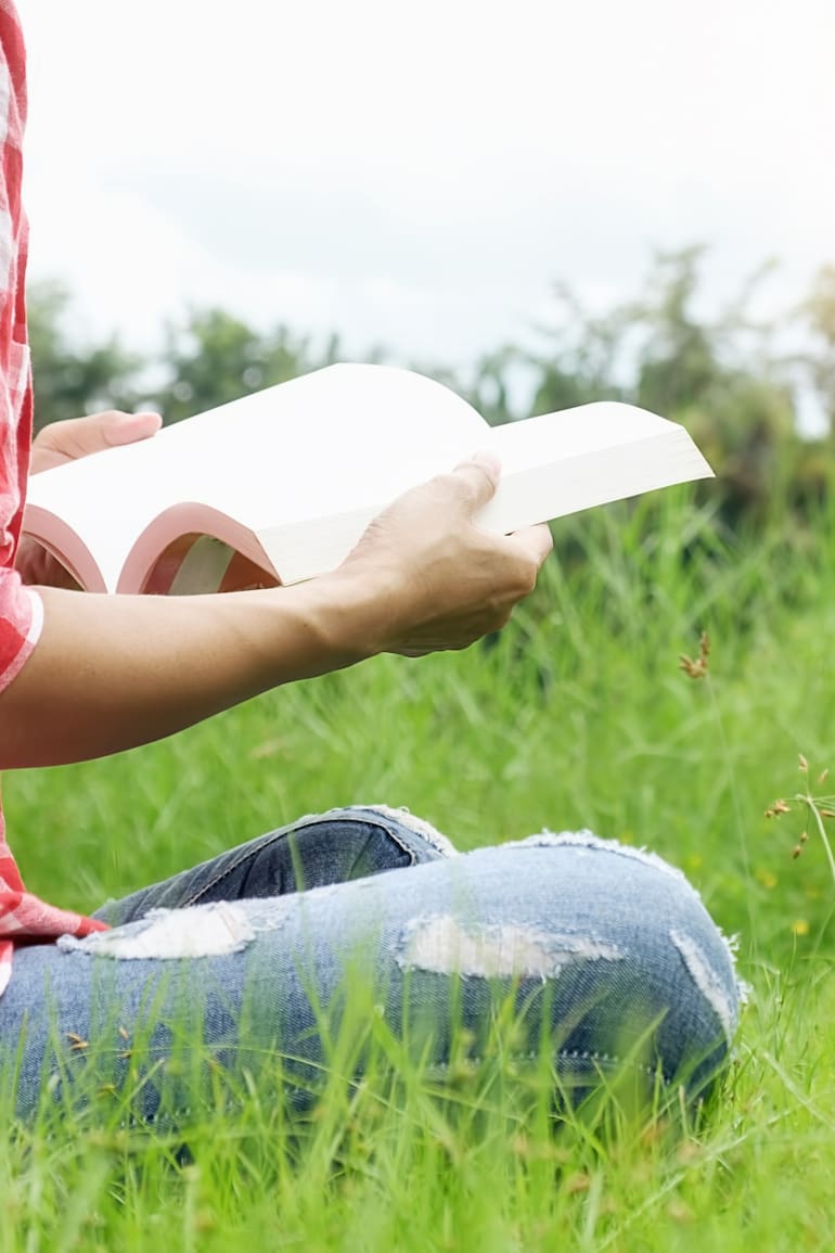 Disfruta del verano para entrar en el mundo de la jardinera a través de la literatura.