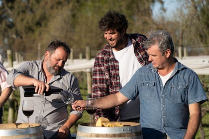 Disfrutando del vino propio en Junín