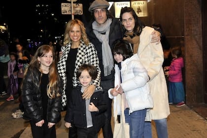 Y se amucharon... la familia Fabbiani y Bordeau compartieron la foto