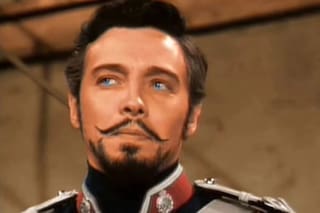 Fue el villano de El Zorro, estaba en lo más alto de su carrera, pero Disney lo echó por un insólito motivo