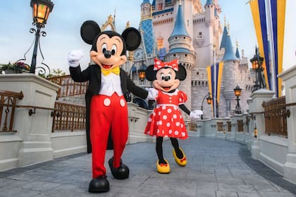 Disney World y Disneylandia tienen una estrategia para mantener la circulación de los turistas