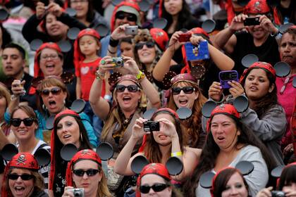 Disneyland celebra su 70º aniversario: una mirada al parque ayer y hoy