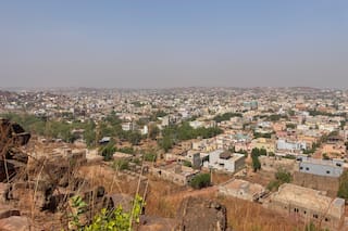 Disparos y explosiones sacuden Mali mientras atacantes golpean la capital y ciudades, según residentes