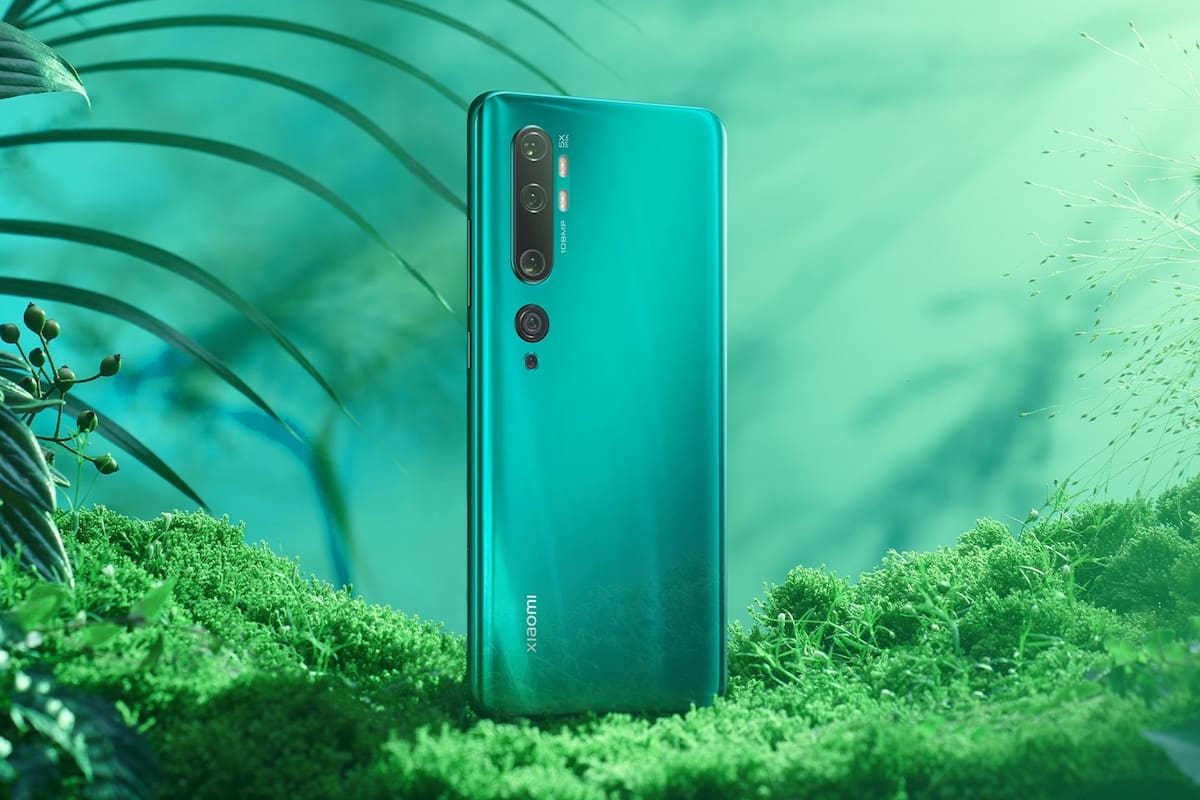 Disponible en verde, blanco y negro, el nuevo smartphone de Xiaomi se luce por su cámara principal de 108 megapixeles