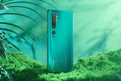 Disponible en verde, blanco y negro, el nuevo smartphone de Xiaomi se luce por su cámara principal de 108 megapixeles