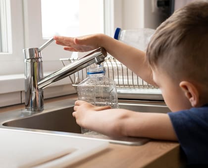Dispositivos de bajo flujo permiten ahorrar agua sin sacrificar comodidad en el uso diario