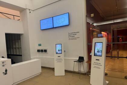 Dispositivos electrónicos en el acceso al Museo Nacional de Bellas Artes