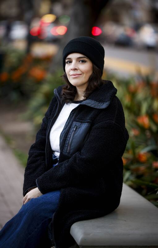 Dispuesta a la charla, simpática y sencilla, la actriz no hace alardes de su apellido y elige transitar la vida con la mayor sobriedad posible