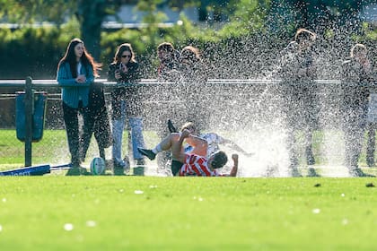 Disputa en el agua, acumulada por la copiosa lluvia del viernes