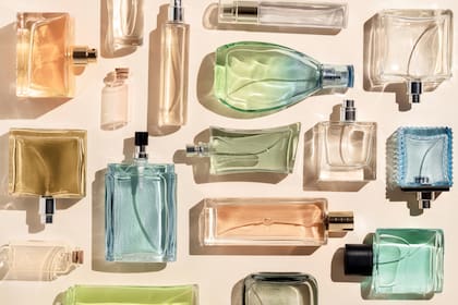 Distintos envases de perfumes