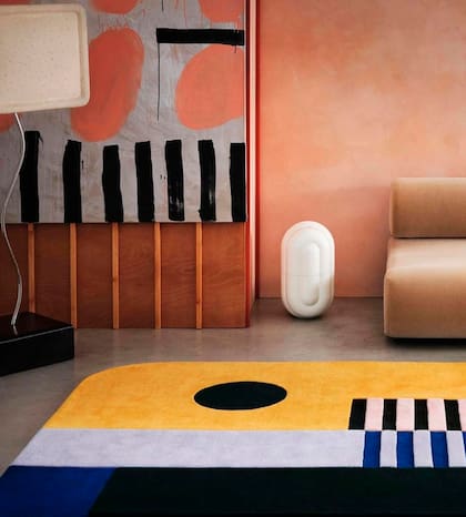 Distintos tonos de rosa y amarillo, azul y negro e su versión más pura.