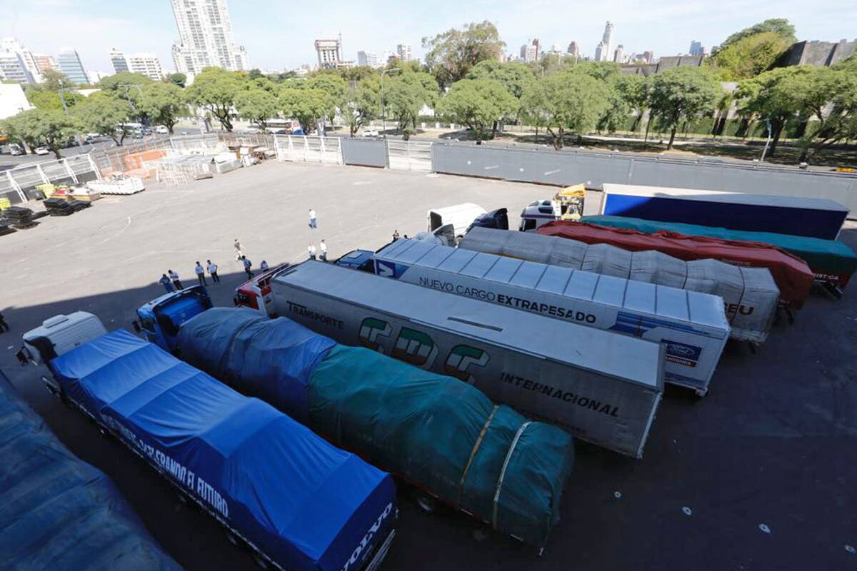 Distribuida en más de 10 camiones de carga, entre los productos hay alimentos, colchones y productos de limpieza; la llegada a Salta será el sábado por la noche