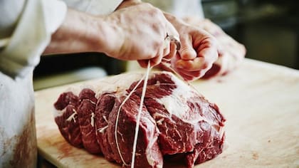 Distribuidores y procesadores de carnes señalaron que han tenido que pedir el servicio de los presos para poder cumplir con la demanda.