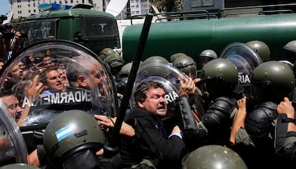 Disturbios en el Congreso por el tratamiento de la Ley Previsional. 14/12/17