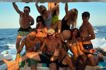 ¡Diversión a bordo! Entre las imágenes que compartió Piper se puede ver al grupo de amigos pasándola bomba.