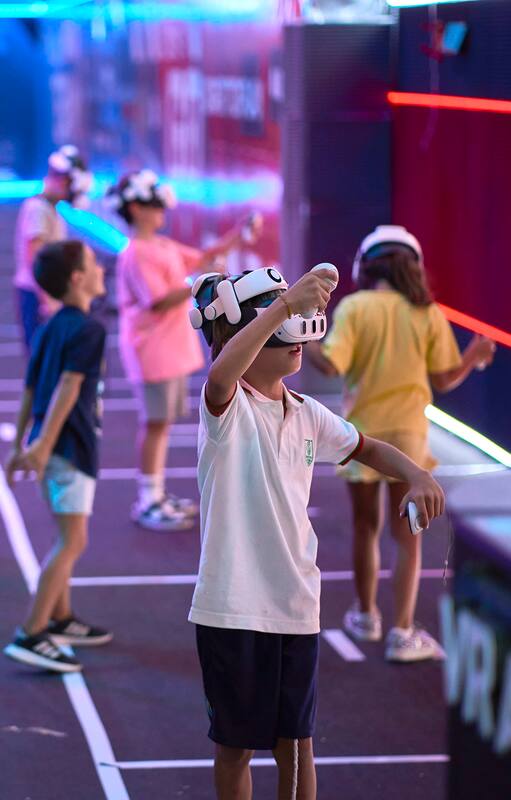 Diversión en un parque de realidad virtual