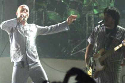Gustavo Cordera, durante un show de Bersuit Vergarabat