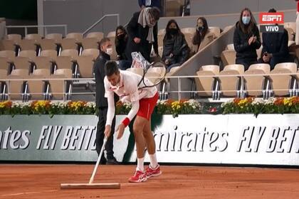 Djokovic barriendo los flejes