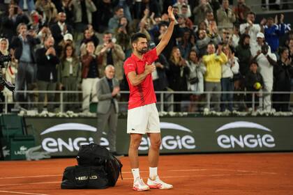Djokovic no está seguro de volver a jugar en Roland Garros tras derrota ante Sinner