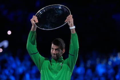 Djokovic no logra su vigésimo quinto título mayor mientras Alcaraz triunfa en Australia. Sigue siend