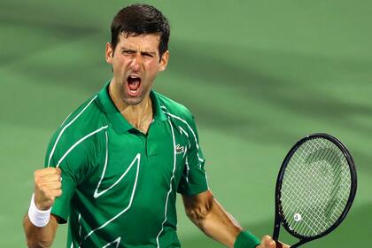 Djokovic se acerca a Nadal y a Federer tras ganar su octavo título en Australia